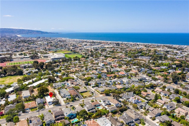 1420 2nd Street, Manhattan Beach, California 90266, 5 Bedrooms Bedrooms, ,3 BathroomsBathrooms,Residential,Sold,2nd,SB21088439