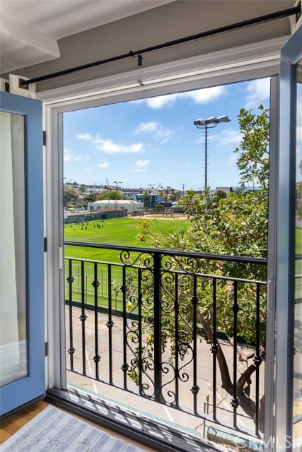 506 11th Street, Hermosa Beach, California 90254, 3 Bedrooms Bedrooms, ,2 BathroomsBathrooms,Residential,Sold,11th,SB19039809