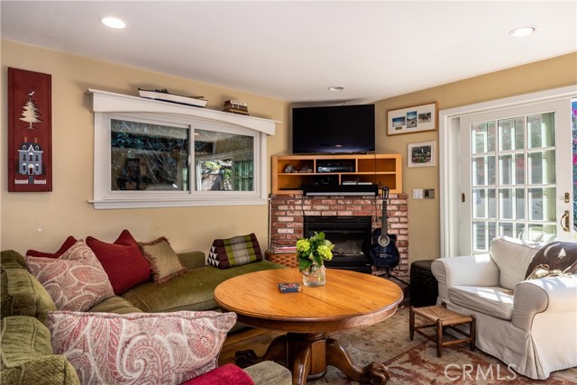 628 35th Street, Manhattan Beach, California 90266, 4 Bedrooms Bedrooms, ,2 BathroomsBathrooms,Residential,Sold,35th,SB19257457