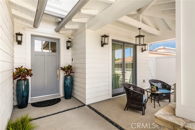 Photo from prior listing, used with permission. Home is substantially similar now. Updated photos coming.