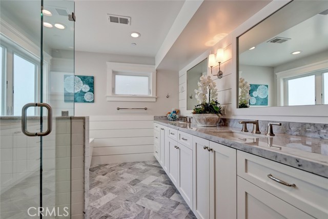 700 Loma Drive, Hermosa Beach, California 90254, 3 Bedrooms Bedrooms, ,3 BathroomsBathrooms,Residential,Sold,Loma,SB18137113