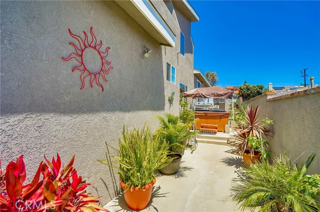 2412 Ives Lane, Redondo Beach, California 90278, 3 Bedrooms Bedrooms, ,2 BathroomsBathrooms,Residential,Sold,Ives,SB20100706
