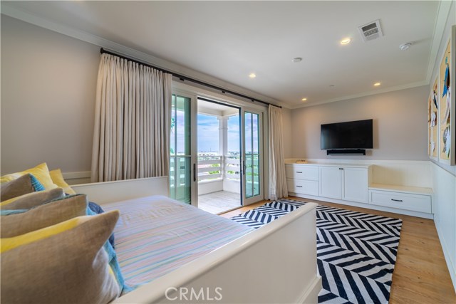 1416 18th Street, Manhattan Beach, California 90266, 5 Bedrooms Bedrooms, ,4 BathroomsBathrooms,Residential,Sold,18th,SB20173310
