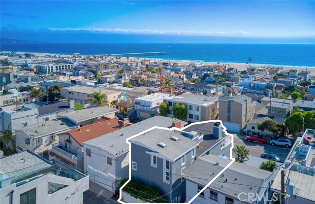 1818 Manhattan Avenue, Hermosa Beach, California 90254, 4 Bedrooms Bedrooms, ,2 BathroomsBathrooms,Residential,Sold,Manhattan,SB20111393