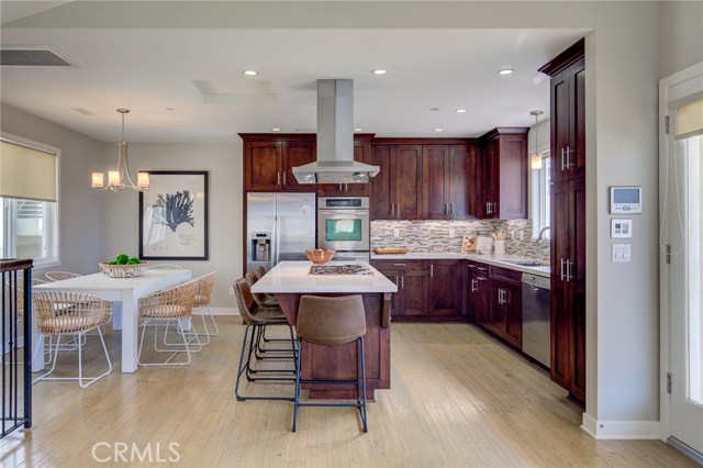 931 1st Street, Hermosa Beach, California 90254, 3 Bedrooms Bedrooms, ,2 BathroomsBathrooms,Residential,Sold,1st,SB19229555