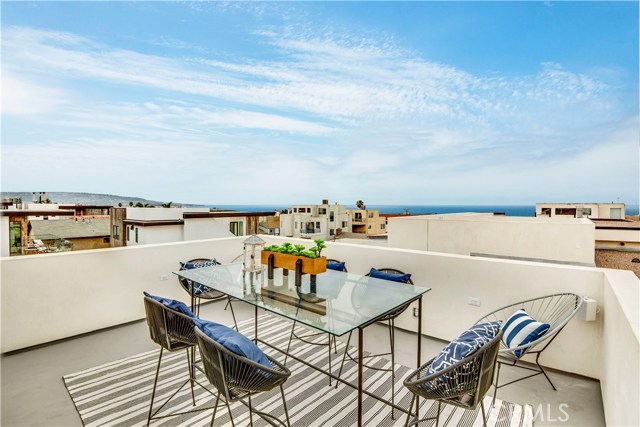 830 Loma Drive, Hermosa Beach, California 90254, 3 Bedrooms Bedrooms, ,2 BathroomsBathrooms,Residential,Sold,Loma,PV18054858