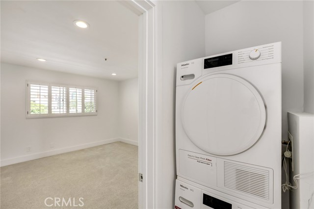 615 Esplanade, Redondo Beach, California 90277, 1 Bedroom Bedrooms, ,1 BathroomBathrooms,Residential,Sold,Esplanade,SB19123307