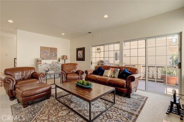 716 Lucia Avenue, Redondo Beach, California 90277, 3 Bedrooms Bedrooms, ,2 BathroomsBathrooms,Residential,Sold,Lucia,PV20207865