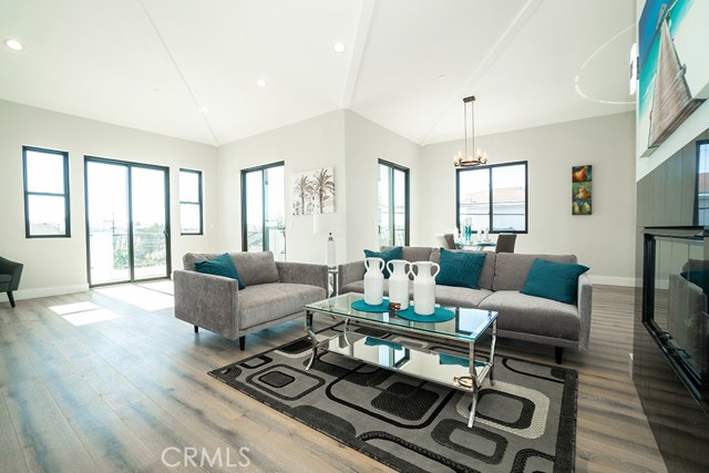 2601 Nelson Avenue, Redondo Beach, California 90278, 4 Bedrooms Bedrooms, ,3 BathroomsBathrooms,Residential,Sold,Nelson,SB18212308
