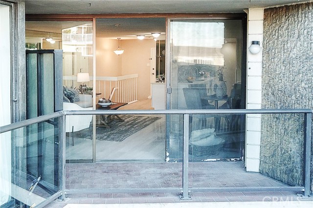 531 Esplanade, Redondo Beach, California 90277, 2 Bedrooms Bedrooms, ,2 BathroomsBathrooms,Residential,Sold,Esplanade,SW20187522