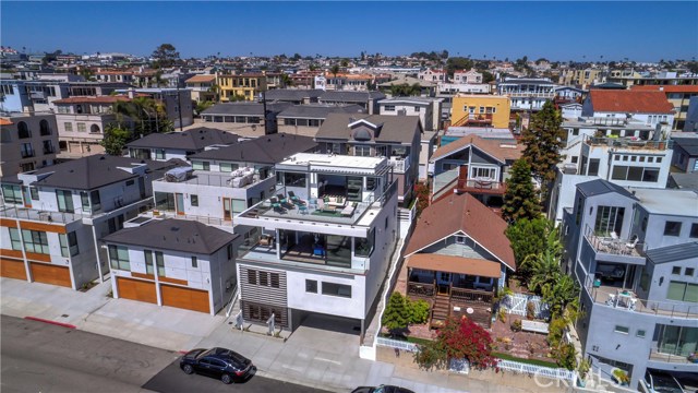 1530 Manhattan Avenue, Hermosa Beach, California 90254, 4 Bedrooms Bedrooms, ,3 BathroomsBathrooms,Residential,Sold,Manhattan,SB17147008