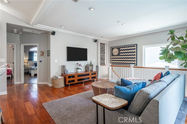 106 Francisca Avenue, Redondo Beach, California 90277, 3 Bedrooms Bedrooms, ,3 BathroomsBathrooms,Residential,Sold,Francisca,SB20100094