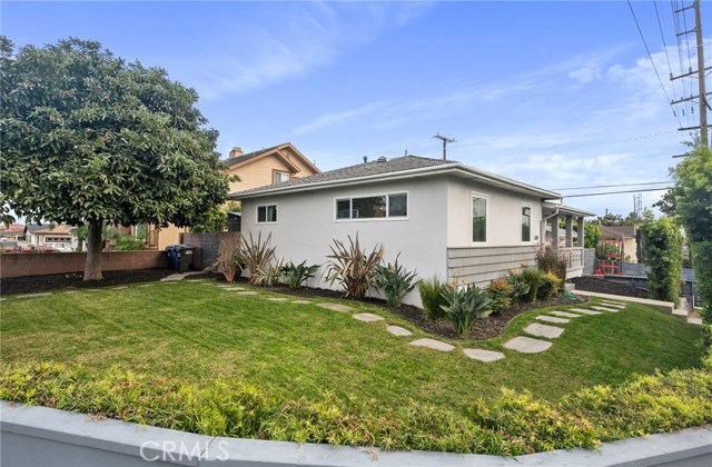 610 Inglewood Ave, Redondo Beach, California 90278, 3 Bedrooms Bedrooms, ,1 BathroomBathrooms,Residential,Sold,Inglewood Ave,SB20256411