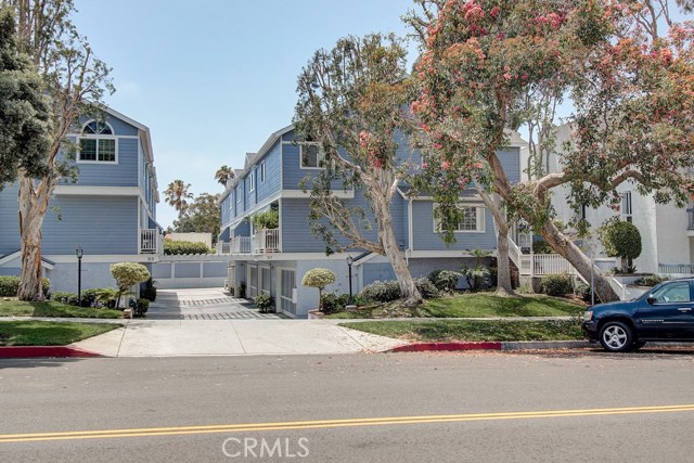 313 Broadway, Redondo Beach, California 90277, 3 Bedrooms Bedrooms, ,2 BathroomsBathrooms,Residential,Sold,Broadway,SB19186763