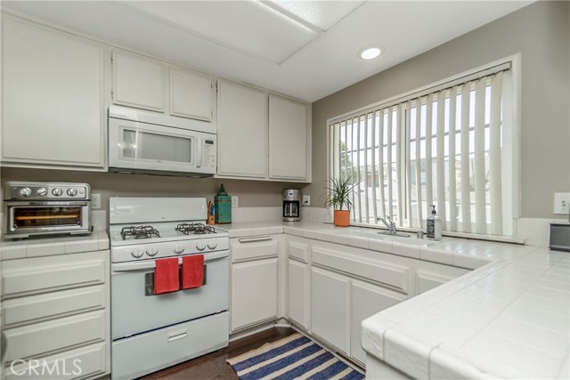 2 Bed Home for Sale in Valley Village, California