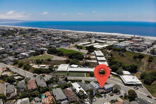 570 27th Street, Manhattan Beach, California 90266, 5 Bedrooms Bedrooms, ,4 BathroomsBathrooms,Residential,Sold,27th,SB21030922