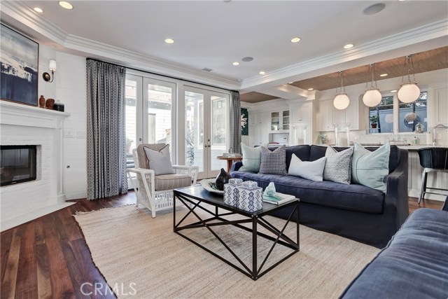 569 35th Street, Manhattan Beach, California 90266, 5 Bedrooms Bedrooms, ,5 BathroomsBathrooms,Residential,Sold,35th,SB19044289