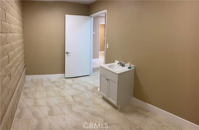 Highland, 92404, ,For Sale,Highland,IV20205967