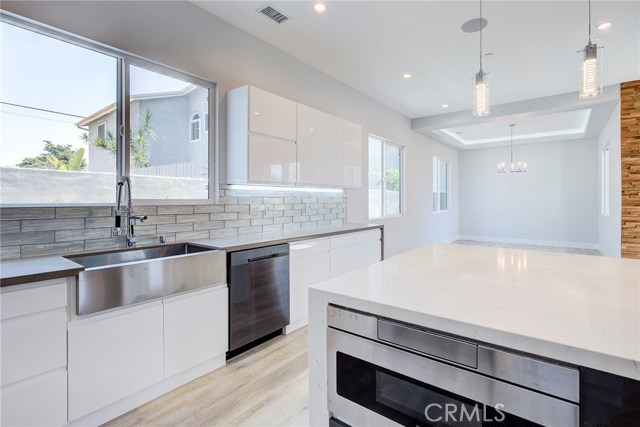 2420 Alvord Lane, Redondo Beach, California 90278, 4 Bedrooms Bedrooms, ,3 BathroomsBathrooms,Residential,Sold,Alvord,PV18203762