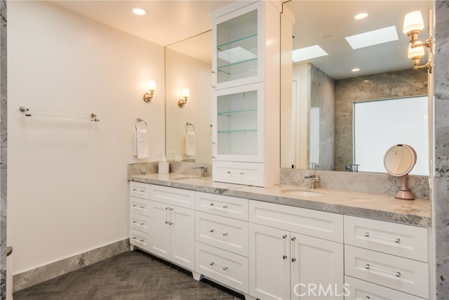 333 18th Street, Manhattan Beach, California 90266, 6 Bedrooms Bedrooms, ,6 BathroomsBathrooms,Residential,Sold,18th,SB20041835