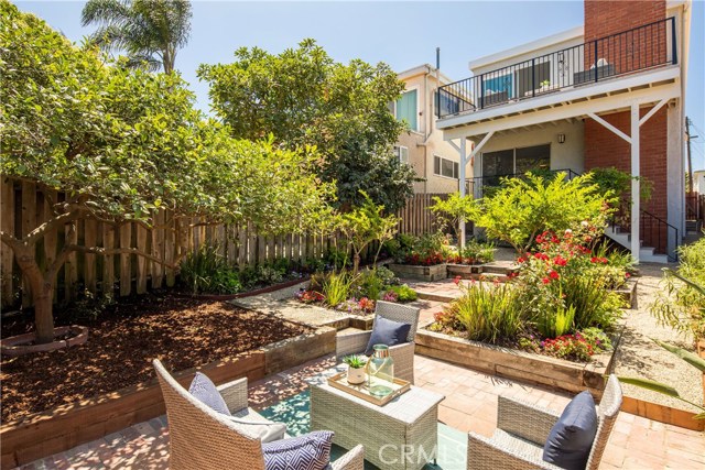 712 Anderson Street, Manhattan Beach, California 90266, 3 Bedrooms Bedrooms, ,2 BathroomsBathrooms,Residential,Sold,Anderson,SB19198609