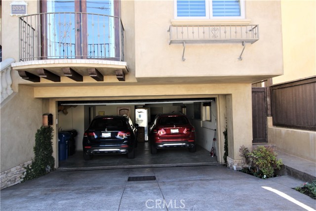 2034 SPRINGFIELD Avenue, Hermosa Beach, California 90254, 5 Bedrooms Bedrooms, ,3 BathroomsBathrooms,Residential,Sold,SPRINGFIELD,SB21089545