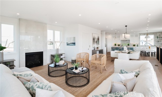 409 30th Street, Manhattan Beach, California 90266, 4 Bedrooms Bedrooms, ,2 BathroomsBathrooms,Residential,Sold,30th,SB20162447