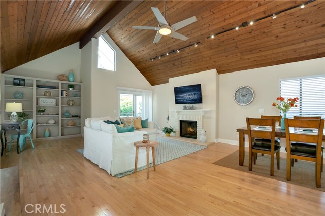 1739 Stanford Avenue, Redondo Beach, California 90278, 3 Bedrooms Bedrooms, ,2 BathroomsBathrooms,Residential,Sold,Stanford,SB18228570