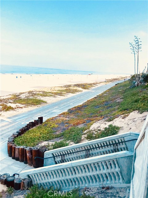 220 23rd Street, Manhattan Beach, California 90266, 3 Bedrooms Bedrooms, ,1 BathroomBathrooms,Residential,Sold,23rd,OC19050321