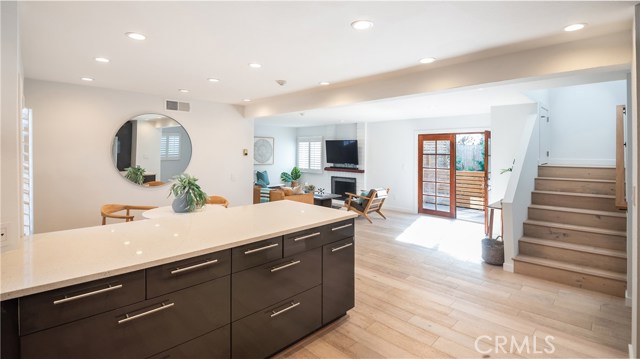 2206 Carnegie Lane, Redondo Beach, California 90278, 3 Bedrooms Bedrooms, ,2 BathroomsBathrooms,Residential,Sold,Carnegie,SB19278856