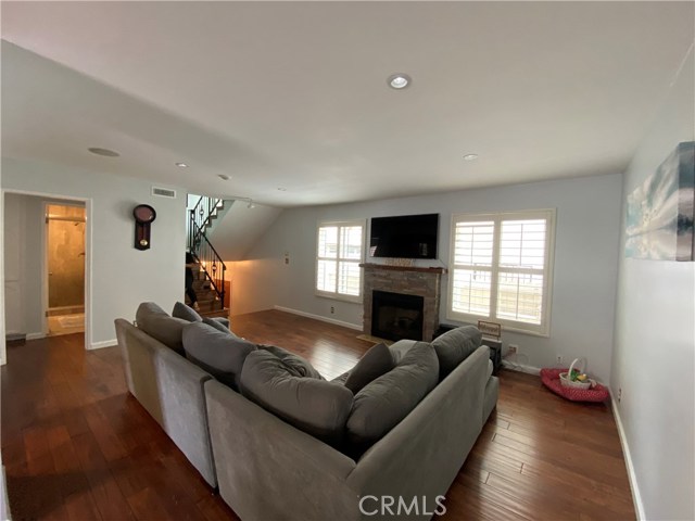 107 Helberta Avenue, Redondo Beach, California 90277, 3 Bedrooms Bedrooms, ,3 BathroomsBathrooms,Residential,Sold,Helberta,CV20148362