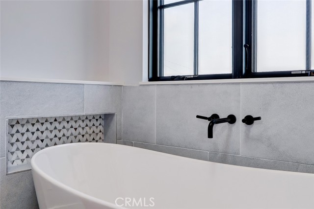 1400 17th Street, Manhattan Beach, California 90266, 5 Bedrooms Bedrooms, ,3 BathroomsBathrooms,Residential,Sold,17th,SB21193120