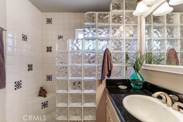 2001 Plant Ave Avenue, Redondo Beach, California 90278, 3 Bedrooms Bedrooms, ,2 BathroomsBathrooms,Residential,Sold,Plant Ave,SB17217335