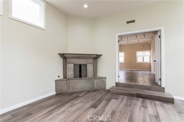 121 35th Street, Manhattan Beach, California 90266, 4 Bedrooms Bedrooms, ,4 BathroomsBathrooms,Residential,Sold,35th,SB19227401