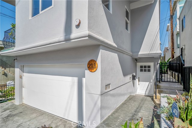 213 Seaview Street, Manhattan Beach, California 90266, 4 Bedrooms Bedrooms, ,3 BathroomsBathrooms,Residential,Sold,Seaview,SB19227675
