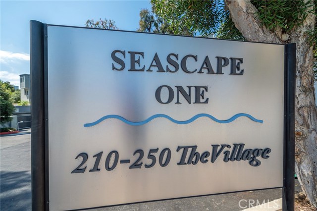 210 The Village, Redondo Beach, California 90277, 2 Bedrooms Bedrooms, ,2 BathroomsBathrooms,Residential,Sold,The Village,SB19226397