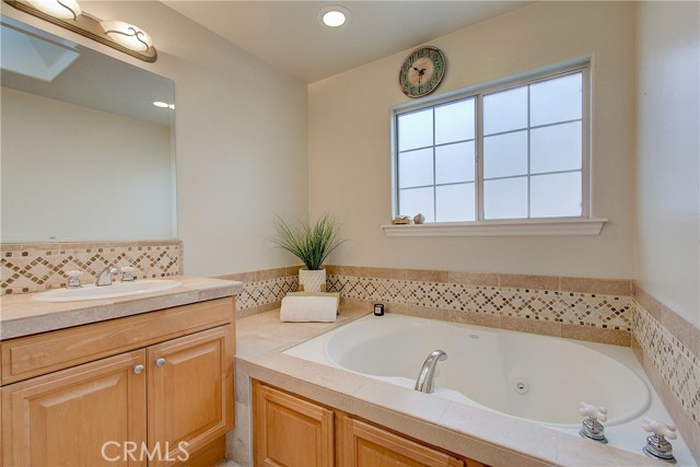 2513 Mathews Avenue, Redondo Beach, California 90278, 4 Bedrooms Bedrooms, ,3 BathroomsBathrooms,Residential,Sold,Mathews,SB20051919
