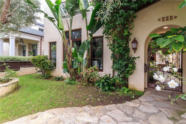 720 33rd Street, Manhattan Beach, California 90266, 5 Bedrooms Bedrooms, ,3 BathroomsBathrooms,Residential,Sold,33rd,SB19184166