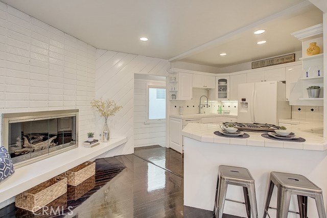 132 35th Place, Hermosa Beach, California 90254, 2 Bedrooms Bedrooms, ,2 BathroomsBathrooms,Residential,Sold,35th,SB19057826