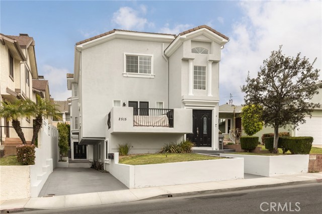 2515 Voorhees Avenue, Redondo Beach, California 90278, 4 Bedrooms Bedrooms, ,4 BathroomsBathrooms,Residential,Sold,Voorhees,SB18062969