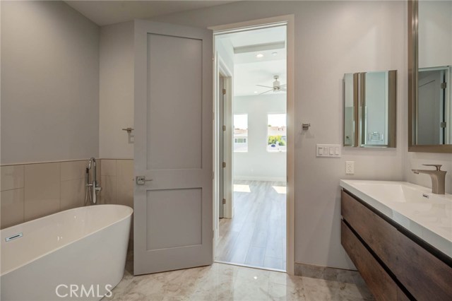 2203 Perkins Lane, Redondo Beach, California 90278, 3 Bedrooms Bedrooms, ,2 BathroomsBathrooms,Residential,Sold,Perkins,PV19112271