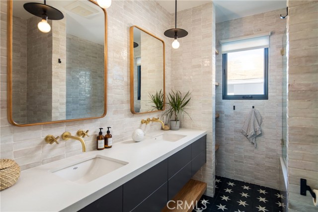 3528 Poinsettia Avenue, Manhattan Beach, California 90266, 3 Bedrooms Bedrooms, ,2 BathroomsBathrooms,Residential,Sold,Poinsettia,SB18281926