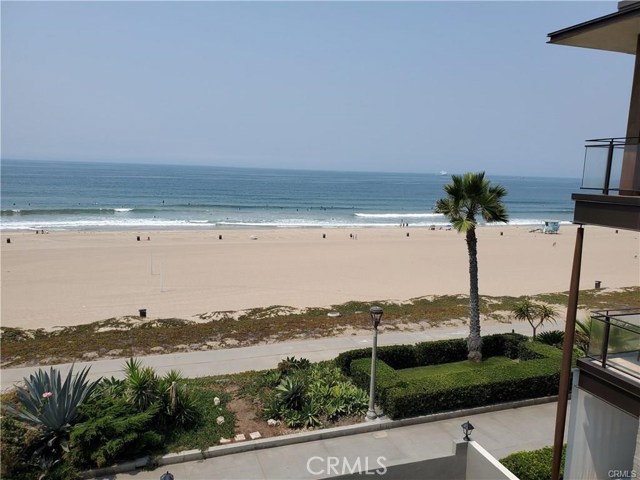 3212 The Strand, Manhattan Beach, California 90266, 3 Bedrooms Bedrooms, ,2 BathroomsBathrooms,Residential,Sold,The Strand,IN21015203