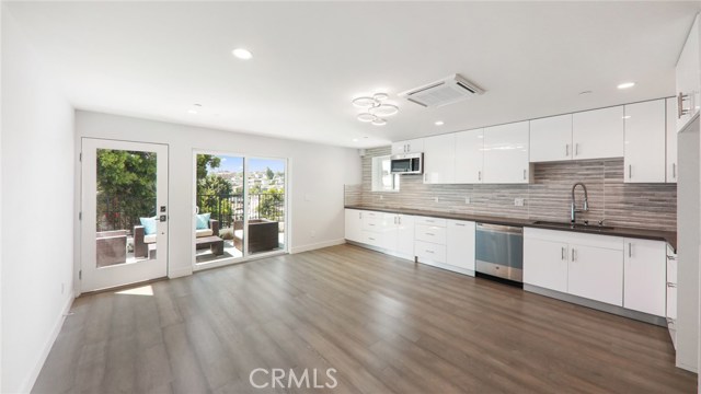 1700 Carlson Ln, Redondo Beach, California 90278, 3 Bedrooms Bedrooms, ,3 BathroomsBathrooms,Residential,Sold,Carlson Ln,PV20186128