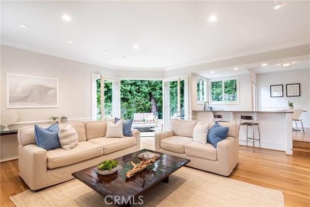 2104 Poinsettia Avenue, Manhattan Beach, California 90266, 4 Bedrooms Bedrooms, ,3 BathroomsBathrooms,Residential,Sold,Poinsettia,SB19043761