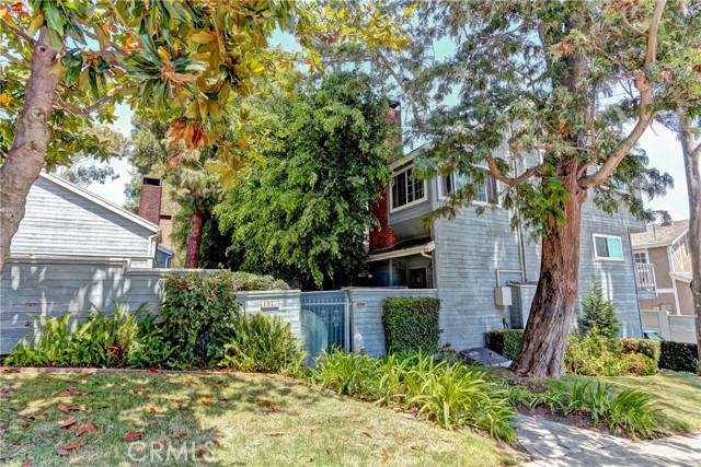 1917 Nelson Avenue, Redondo Beach, California 90278, 3 Bedrooms Bedrooms, ,2 BathroomsBathrooms,Residential,Sold,Nelson,SB21046580