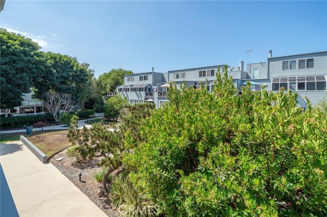 210 The Village, Redondo Beach, California 90277, 2 Bedrooms Bedrooms, ,2 BathroomsBathrooms,Residential,Sold,The Village,SB19226397