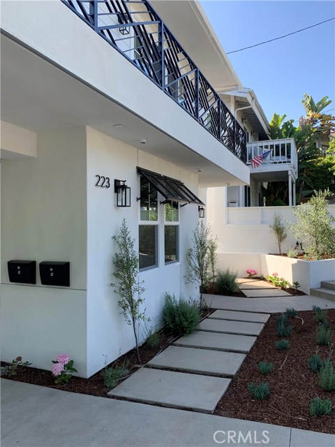 223 Irena Avenue, Redondo Beach, California 90277, 4 Bedrooms Bedrooms, ,3 BathroomsBathrooms,Residential,Sold,Irena,SB20117276