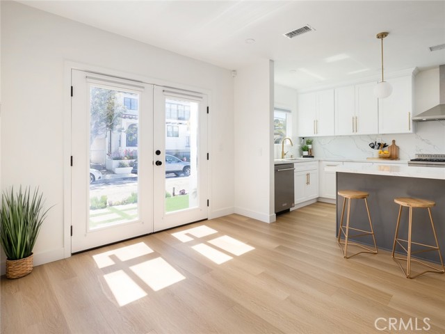 1015 2nd Street, Hermosa Beach, California 90254, 3 Bedrooms Bedrooms, ,2 BathroomsBathrooms,Residential,Sold,2nd,SB21062266