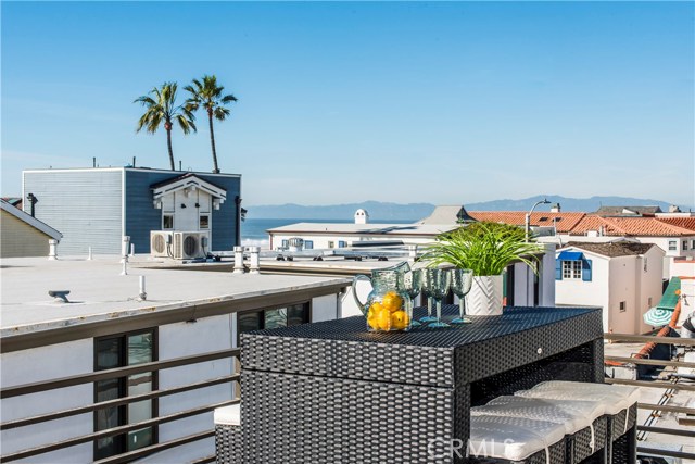 2131 Hermosa Avenue, Hermosa Beach, California 90254, 4 Bedrooms Bedrooms, ,4 BathroomsBathrooms,Residential,Sold,Hermosa,SB19016177